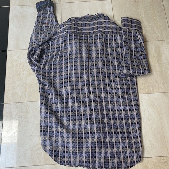 Embroided Robert Graham Long Sleeved Shirt - Picture 7 of 7